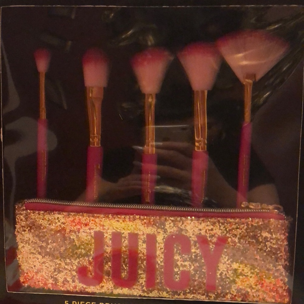 Juicy couture brushes